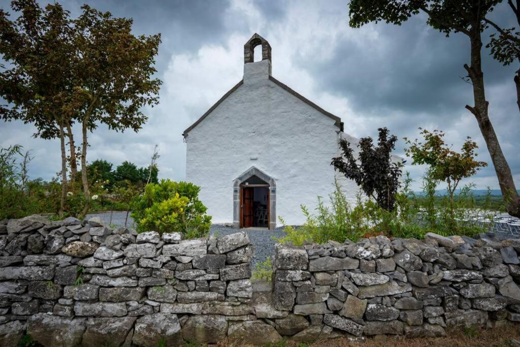 The Burren Art Gallery Built In 1798 Villa Tubber ภายนอก รูปภาพ