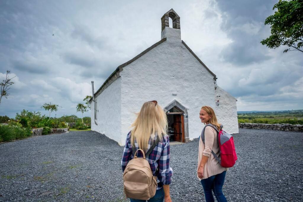 The Burren Art Gallery Built In 1798 Villa Tubber ภายนอก รูปภาพ